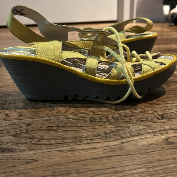 Fly London size 7 sandals. Worn a few times. - Picture 3 of 7